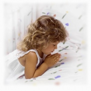 little girl praying